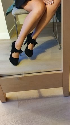 Zomšiniai aukštakulniai bateliai su kaspinėliu
