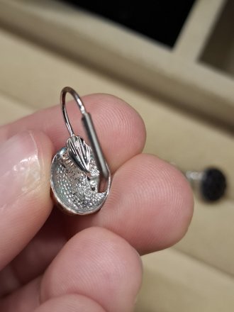 Juodi auskarai su swarovski akutėmis