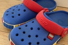 For sale: Crocs geros bukles